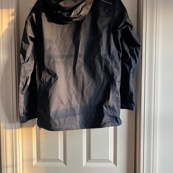 Vineyard Vines Navy Jacket with Pink Accents - Picture 5 of 5